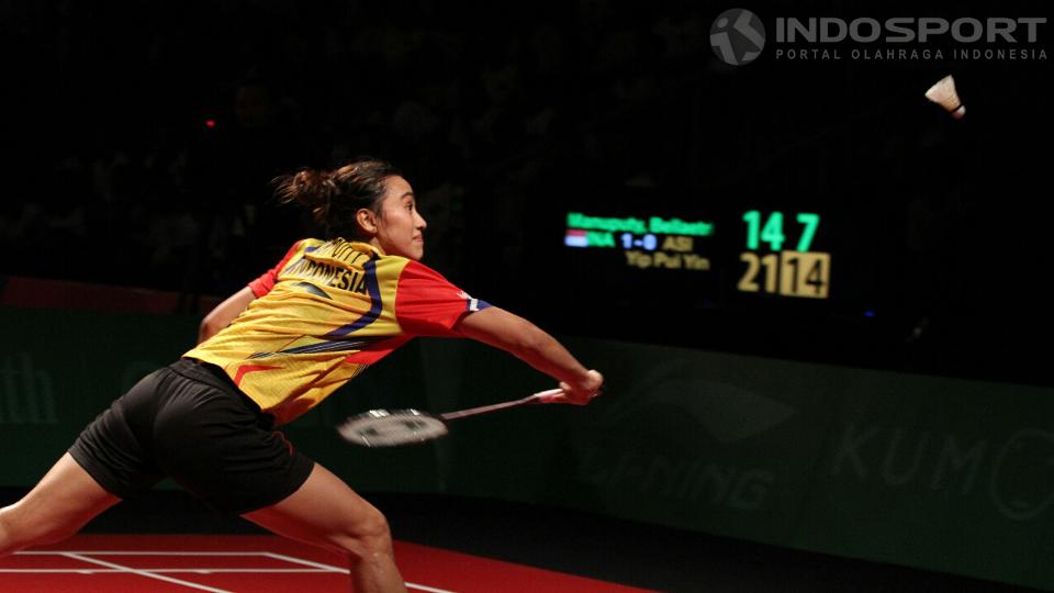 Tunggal putri Indonesia, Bellaetrix Manuputty, dipermalukan Yip Pui Yin dari tim Asia All-Stars 14-21, 20-22 pada turnamen Axiata Cup 2014 di Sports Mall Kelapa Gading, Kamis (27/11/14).